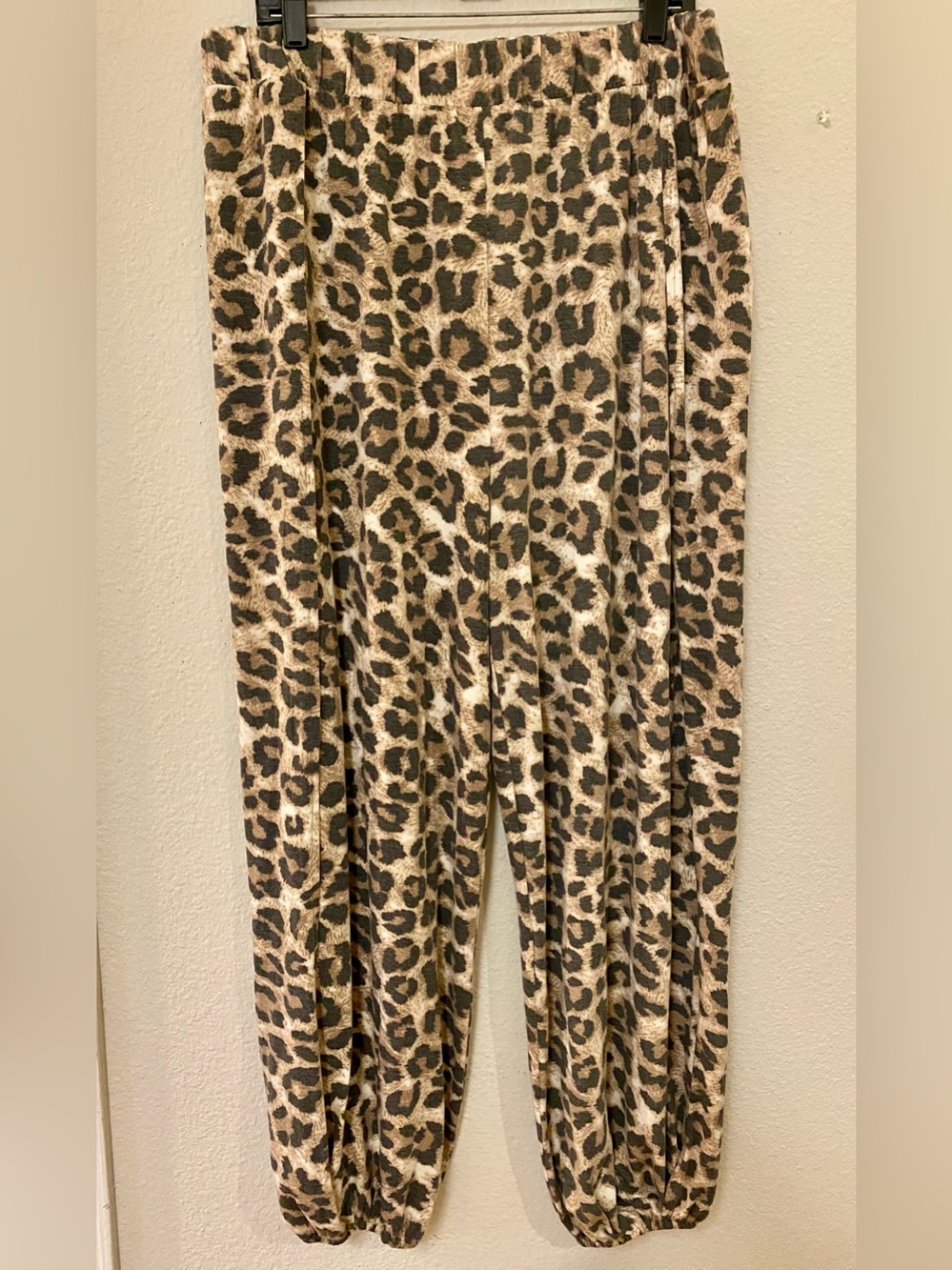 Zenana Outfitters Leopard-Pattern Split Leg Lounge Pants - Size 2X EUC!